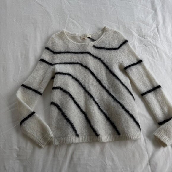 Sezane Women's White and Cream Jumper - Picture 1 of 4